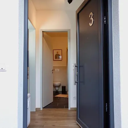 Neu - Gemuetliches Und Modernes Apartment Mit Stellplatz Koblenz  Exterior photo